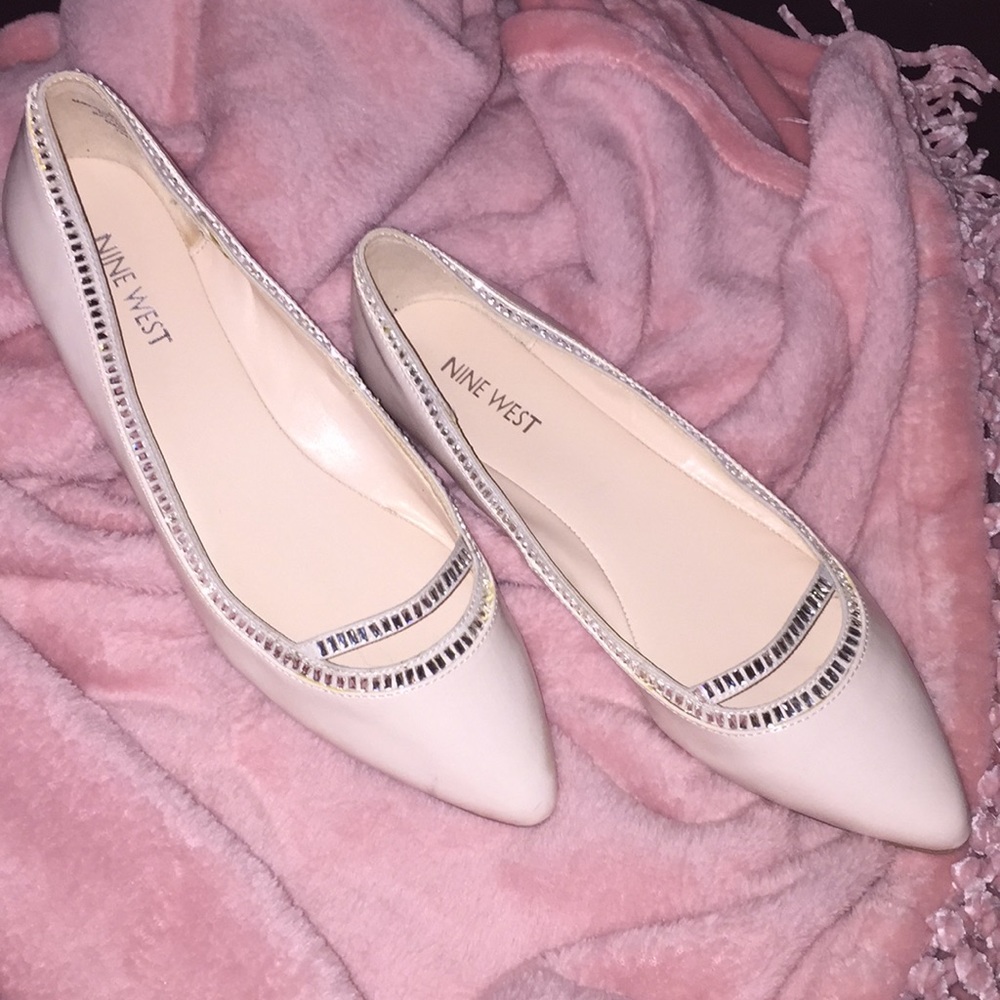 Nine West ✨ - Pointed Toe Blingy Nude Flats
